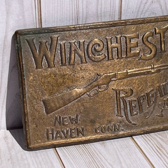 Vintage Brass Winchester Repeating Arms Belt Buckle - Picture 3 of 8